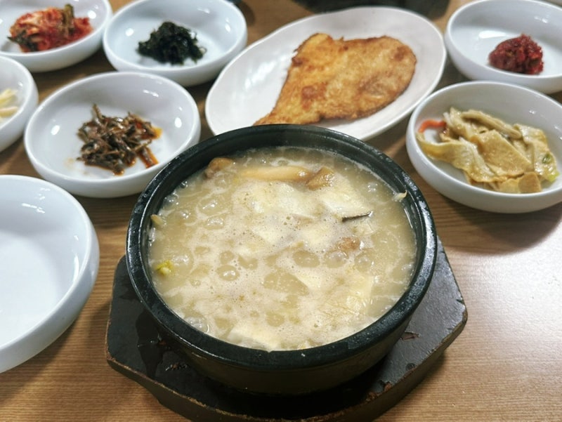 [양양] 양양 맛집 감나무식당｜송이황태해장국 진짜 솔직후기 (웨이팅, 주차, 아침식사 꿀팁)