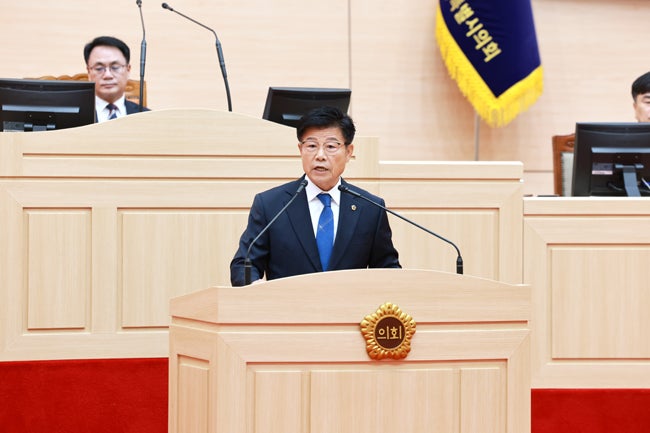 김문수 특별시의원, 여객선 공영제 재정 지원 촉구… 민형배 시장 “내년 예산에 반영”