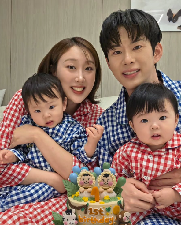 “결혼식도 아닌데 ‘45명’이나?” 임라라 <b>손민수 쌍둥이 돌잔치</b>가....
