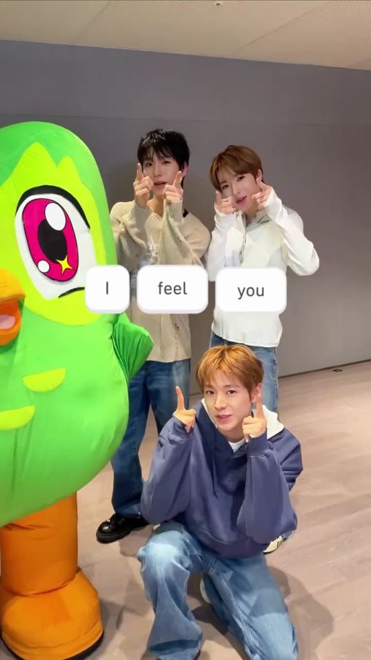 NCT WISH 유우시 인스타그램 옷 패션 / 나이스고스트클럽 후드티셔츠