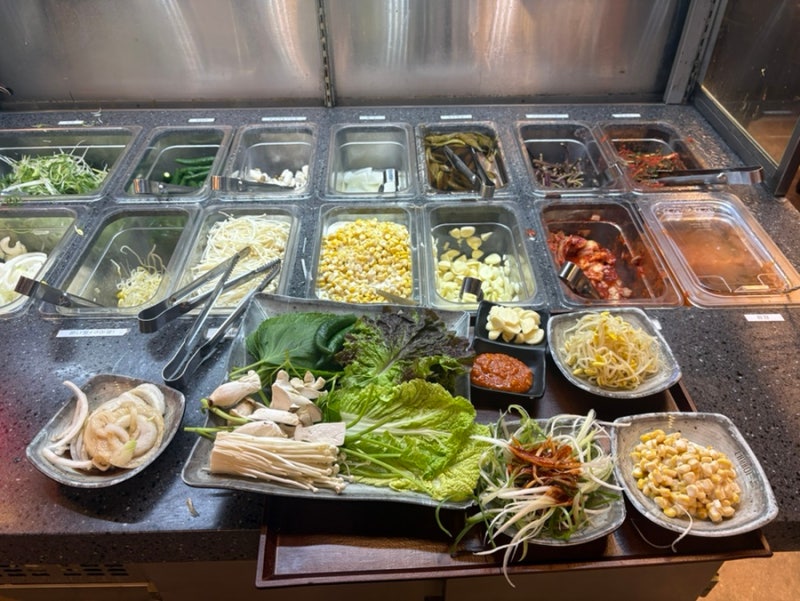 강남 야장 논현 삼겹살 맛집 주문 즉시 대패삼겹을 원하는 두께로 썰어주는 4,900원 가성비 대....