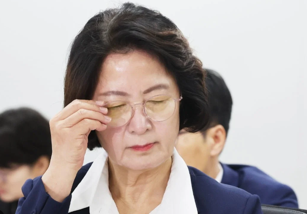 “소방이 재정 빨대” 발언에 7만 소방관 분노…<b>추미애</b>, <b>사과</b> 요구 ....