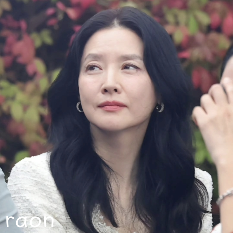 "20살 연하 여배우 남편이 벌써 75세?" 다정한 나들이 모습 포착