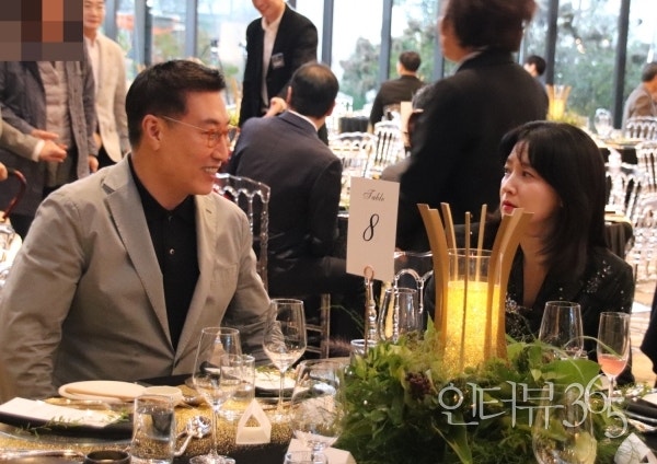 “남편이 벌써 75세라고?” 이영애·정호영 부부, 결혼 17년 뒤 시상식에서 포착된 모습