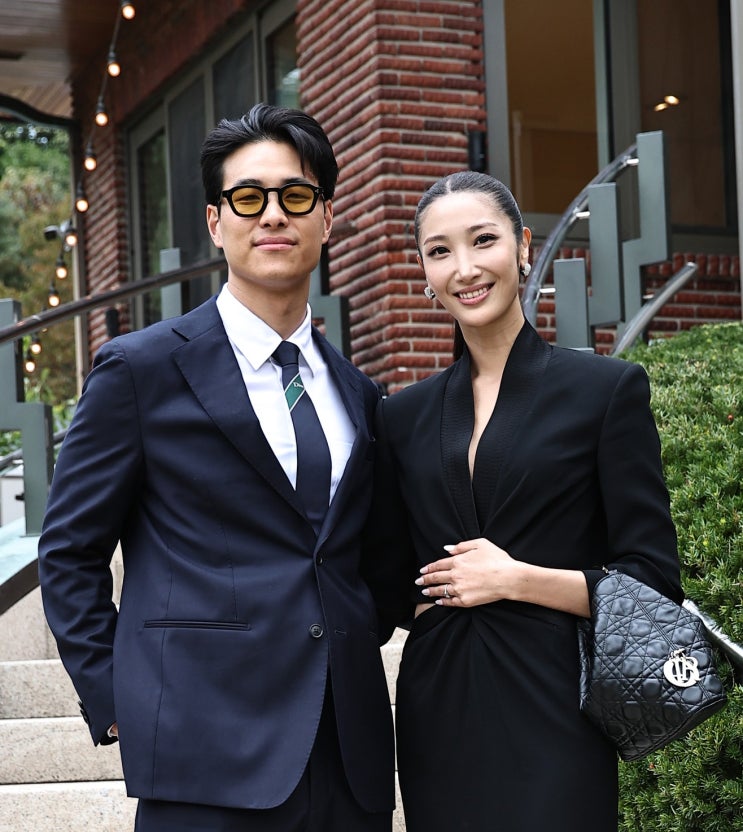 '케데헌' 이재, 예비 남편 <b>샘킴</b>과 공식 석상 포착...'외조부' 신영균 ....