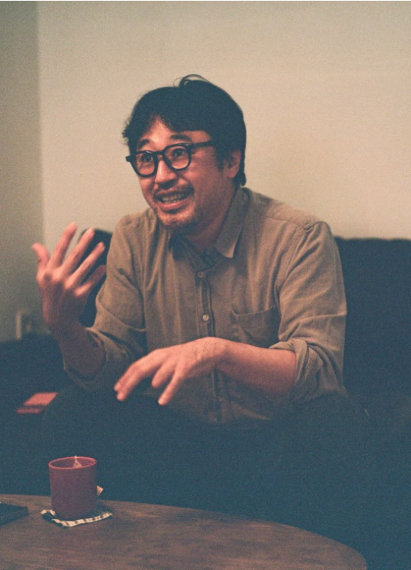"40살에 커밍아웃" 돌연 활동 중단 선언보다 정신 건강 걱정되는 천재 디자이너