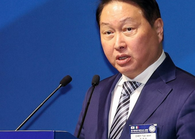 "49억 샀는데 어쩌나"… 최태원 SK회장, 하이닉스 주가 급락에 평가손