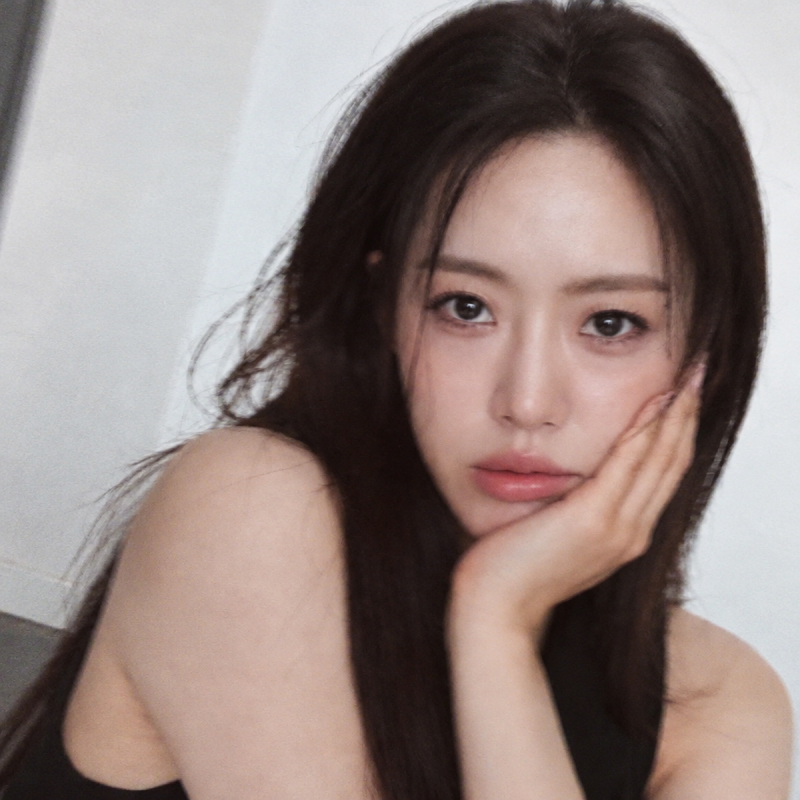 8살 연상 김병우 감독과 초스피드 결혼한 함은정, 신혼여행 대신 향한 곳은?
