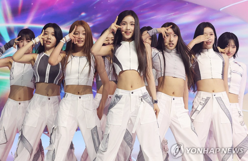 역대최단 기록 데뷔 29시간 만에 멜론 1위! 이수만이 만든 걸그룹의 정체는?