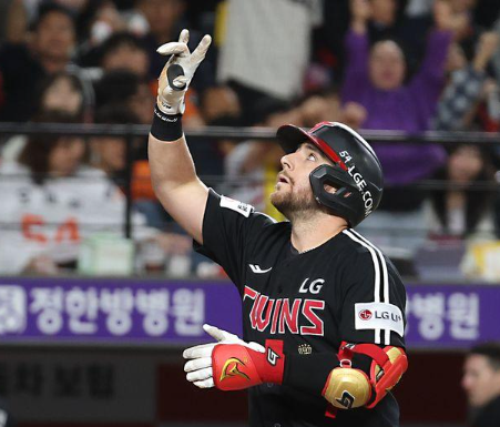 "홈런왕보다 무섭다" LG 오스틴, KIA 김도영과 다시 만나는 이유는? 41홈런 타자가 가을 첫판부....