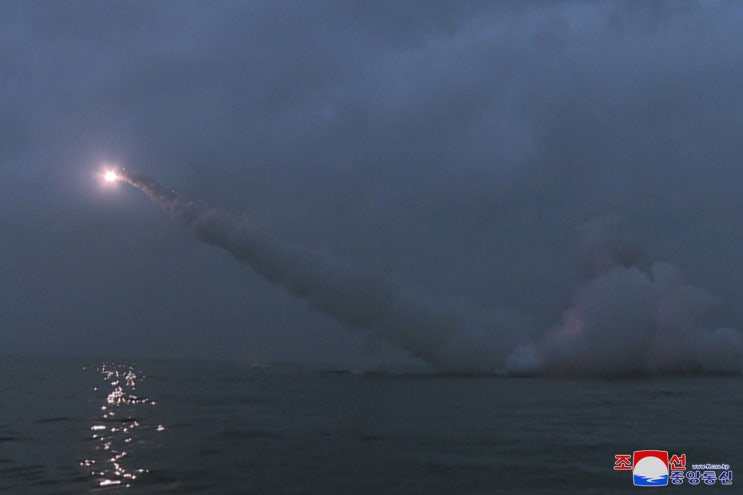 <b>북한</b> 잠수함<b>발사</b> <b>전략순항미사일</b> 2종 <b>시험</b>: <b>전략순항미사일</b>은 무엇....