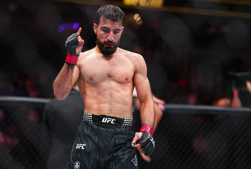 16전 16승인데 UFC 방출, 파리드 바샤라트는 왜 옥타곤을 떠났나