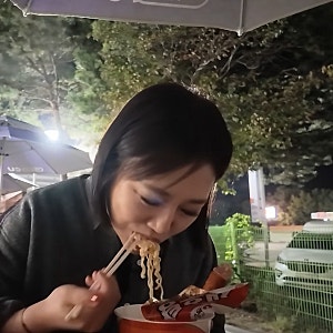 가수 장윤정, 행사 마치고 휴게소에서 컵라면 먹은 사연은?