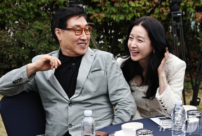 <b>이영애</b> 75세 남편 <b>정호영</b> 외출 왜 안 늙지?! 이재 샘킴 예비부부 동반....