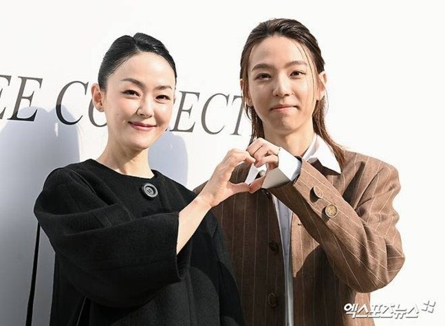 김윤아 19세 아들, 김형규 닮은꼴.. 패션쇼 포토콜에 동반 참석한 이유는?