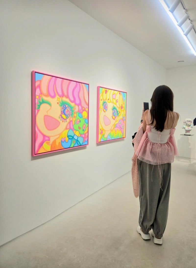 65세 박준금 패션, 흰 티에 핫핑크 머플러 하나로 분위기 뒤집다