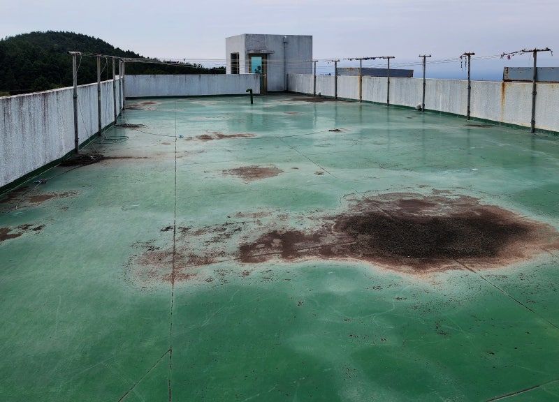 제주도립 노인요양원 옥상방수 시공 전 바닥 상태