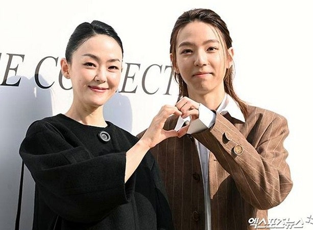 김윤아 19세 아들 김형규 닮은꼴 나란히 선 패션쇼 현장