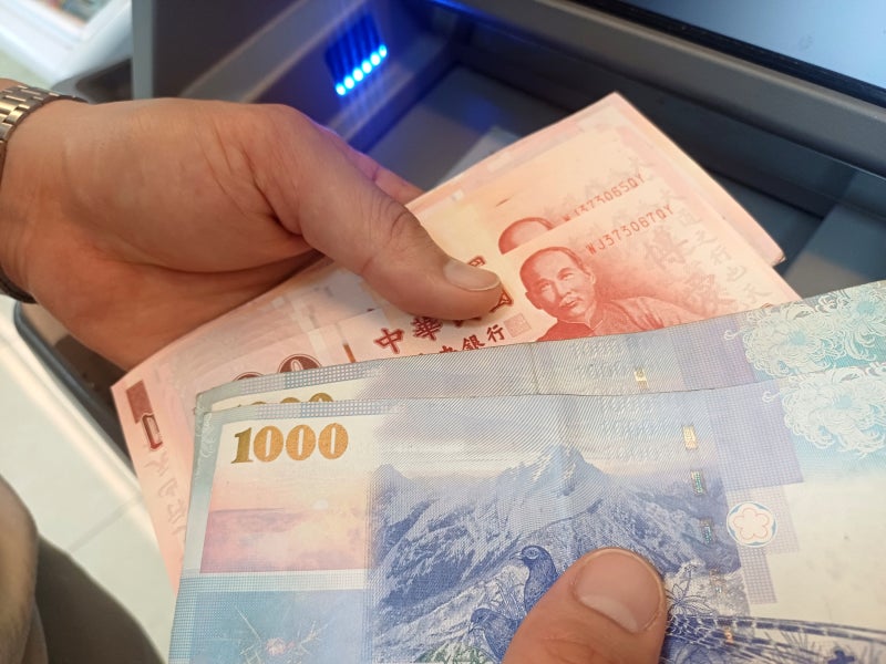 대만 출금 수수료 무료 ATM 타이중 공항 편의점 돈 뽑는법