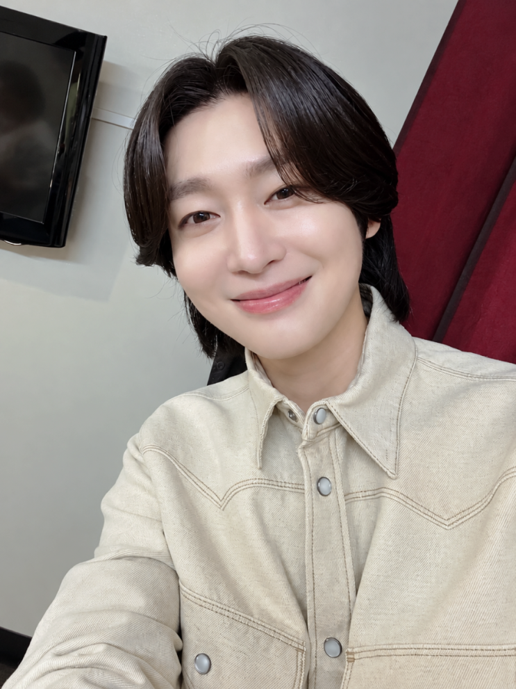 <b>김용빈 가수</b>님 노래 중 무대에 올라온 관객..팬이라면 꼭 지켜야 할 ....
