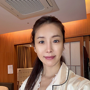 한다감 프로필 나이 본명 키 학력 남편 결혼 아들, 47세 첫 출산 후 공개한 산후조리원