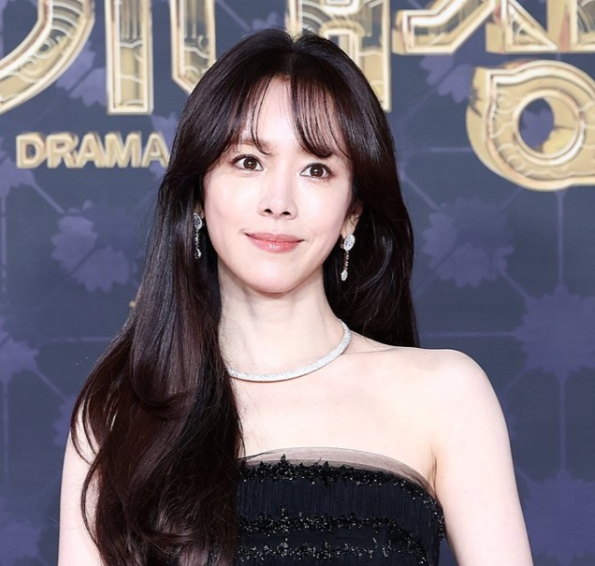 “입 닫아라” 배우 <b>한지민 협박</b>·모욕한 30대 여성⋯ 1심서 벌금 600....
