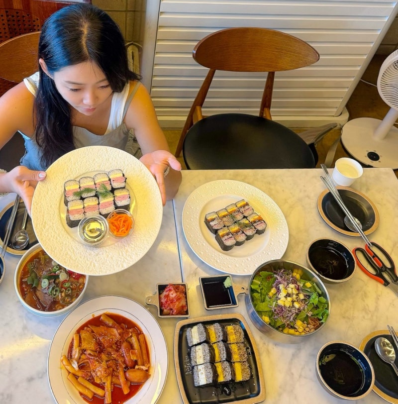 제주공항 근처 맛집 아침식사 제주도 김밥 김만복 혼밥 가능