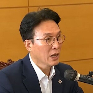 [속보] 김민석 “조희대 탄핵 논의 착수”…사퇴 압박서 탄핵 카드로 선회