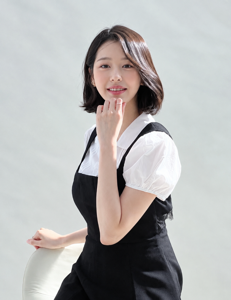 "다리 길이 실화?ㄷㄷ" 장원영이랑 유전자 50% 일치한다는 여배우의 청순 데일리룩