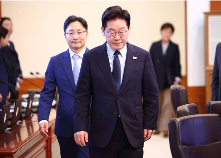 대통령 지지율 39%, 하락세 일단 멈췄다 총선은 ‘야당 승리’ 47%