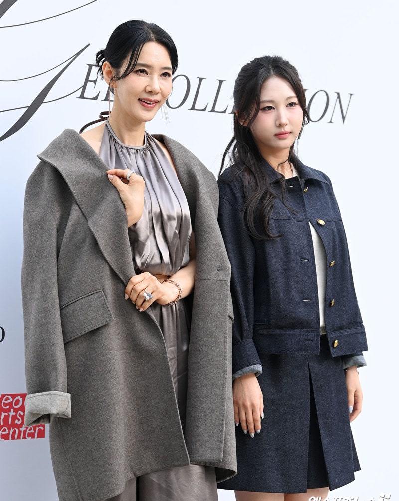 "이혼 후 20년간 홀로 키웠는데"…'56세' 오현경, 美명문대 졸업한 '23세 딸' 공식 석상 첫 동반 ....