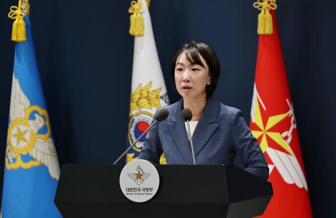 <b>주한미군 사령관</b> 공개 저격한 국방부 대변인, 전작권 전환 놓고 한....