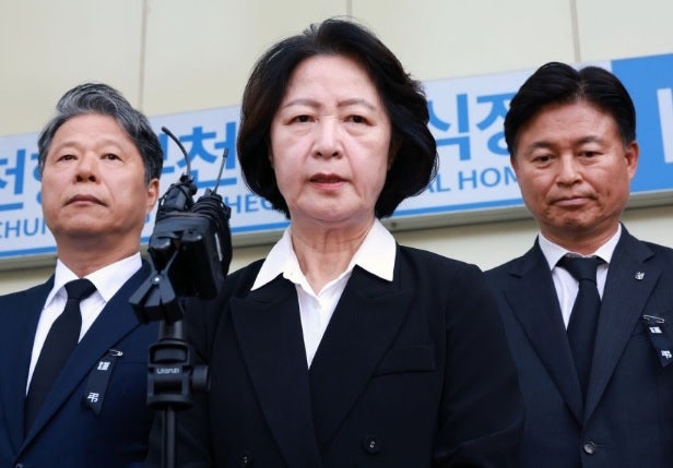 빨대 추미애는 주민소환 제도뿐이 없다..