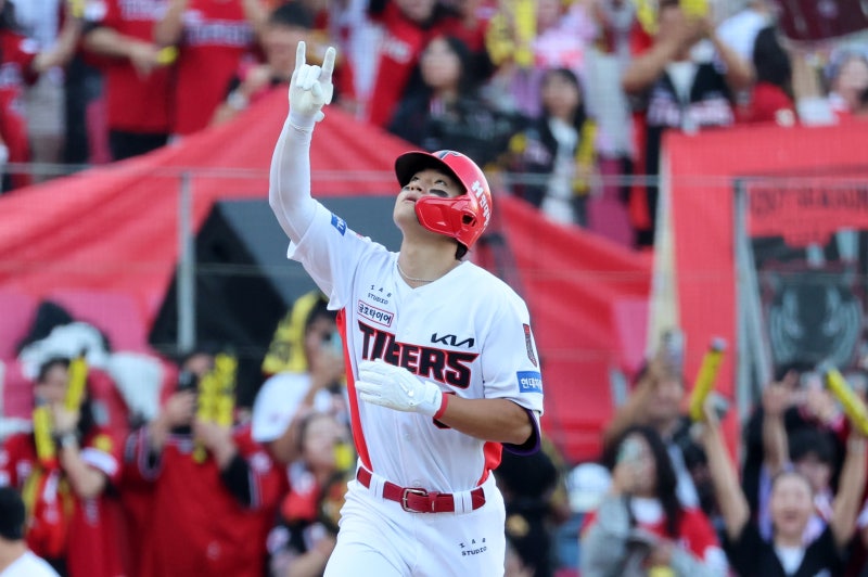 [준PO 1차전] KIA 5-1 완승! 김도영 2홈런 4타점·네일 7이닝 1실점… 이범호 "대단하다는 말밖엔",....