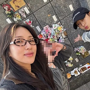 자이언트핑크 박보람 추모, 묘소 찾아 “한심하게 쳐다보고 있을 것 같아”