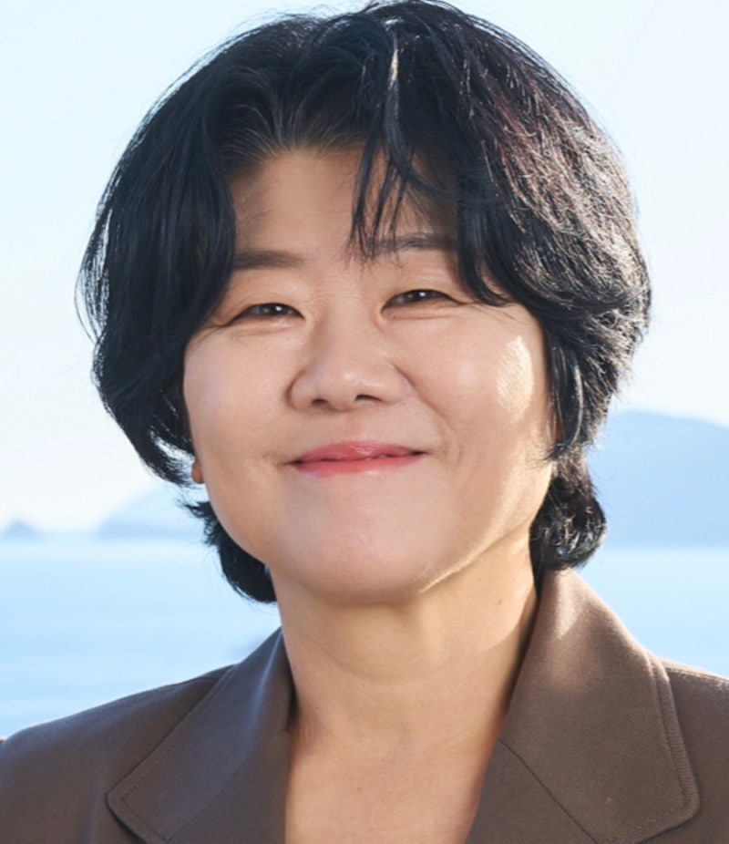 이정은 프로필·수입 얼마? 《닥터X》로 다시 주목받는 56세 배우의 반전 인생