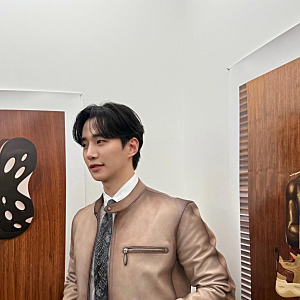 이준호, 파리에서 전한 여유로운 순간✨ ‘주한이국대사관’으로 돌아올 판타지 로맨스 기....