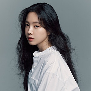 "엄마랑 친구 같은 사이"라더니… 손나은 모친상에 드러난 '롯데 시구' 사연, 결국 다들 먹먹....