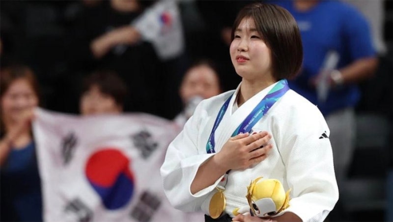할머니 유언 따라 한국 택한 허미미, 결국 해냈다