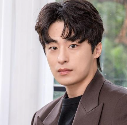 구교환 프로필 나이 키 학력 고향 아내 이옥섭 결혼 혼인신고 영화 드라마 출연작 차기작 총....