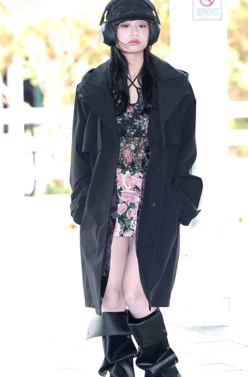 베이비몬스터 아현, 꽃무늬 원피스에 이 부츠를..? 공항패션 반전