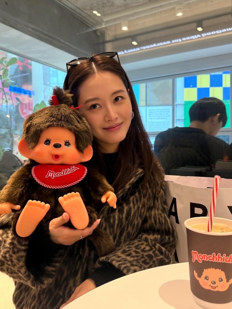 "부끄럽지만" 말 꺼낸 레인보우 김재경, 결혼 1년 만에 내놓은 책 이름