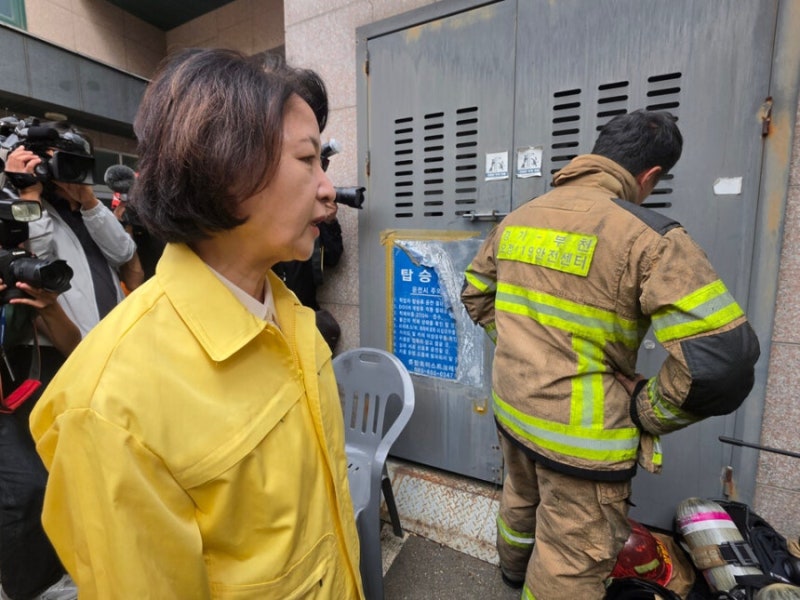 “이래도 예산 줄입니까?”부천 공장 화재 40대 소방관 끝내 사망, 심정지 이송 후 전해진 비....