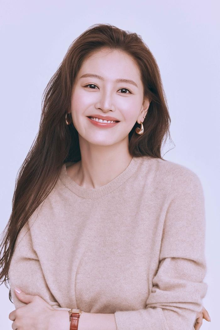 김재경, 결혼 후 또 깜짝 발표…레인보우 출신 배우가 직접 쓴 책의 정체