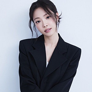 손나은, 오늘(17일) 모친상 비보…동생 손새은과 빈소 지켜