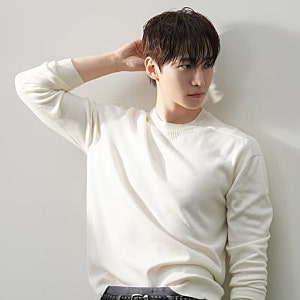 이준호 인스타그램에 올라온 파리 사진, 흰 셔츠 근황