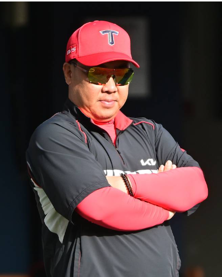 <b>이범호</b> 준<b>PO 각오</b> “빈틈 만들지 않겠다” KIA 1차전 네일·김선빈 승....