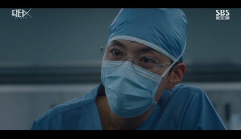 닥터X 장승조, 환자 장기에 새겨진 의문의 이니셜 발견 후 긴급 수술