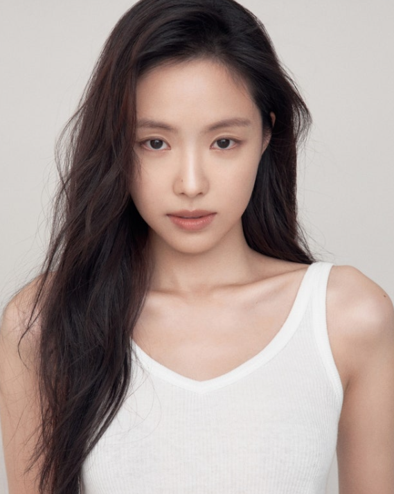 '엄마랑 친구 같은 사이'라더니… <b>손나은</b>, 결국 전해진 <b>모친상</b> 비보
