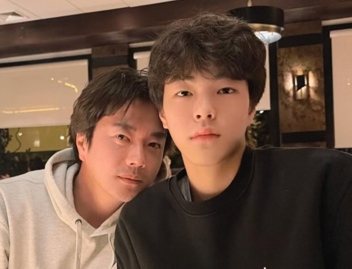 <b>권상우</b><b>손태영 아들 룩희</b>, 결국 SNS에 얼굴 공개…엄마 때문이었다....